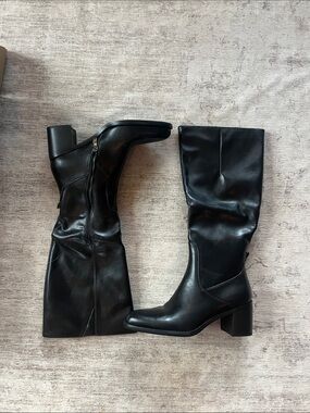 Black heeled boots